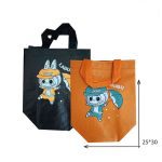 - ساک کادویی طرح لبوبو کوچک 25*30 -